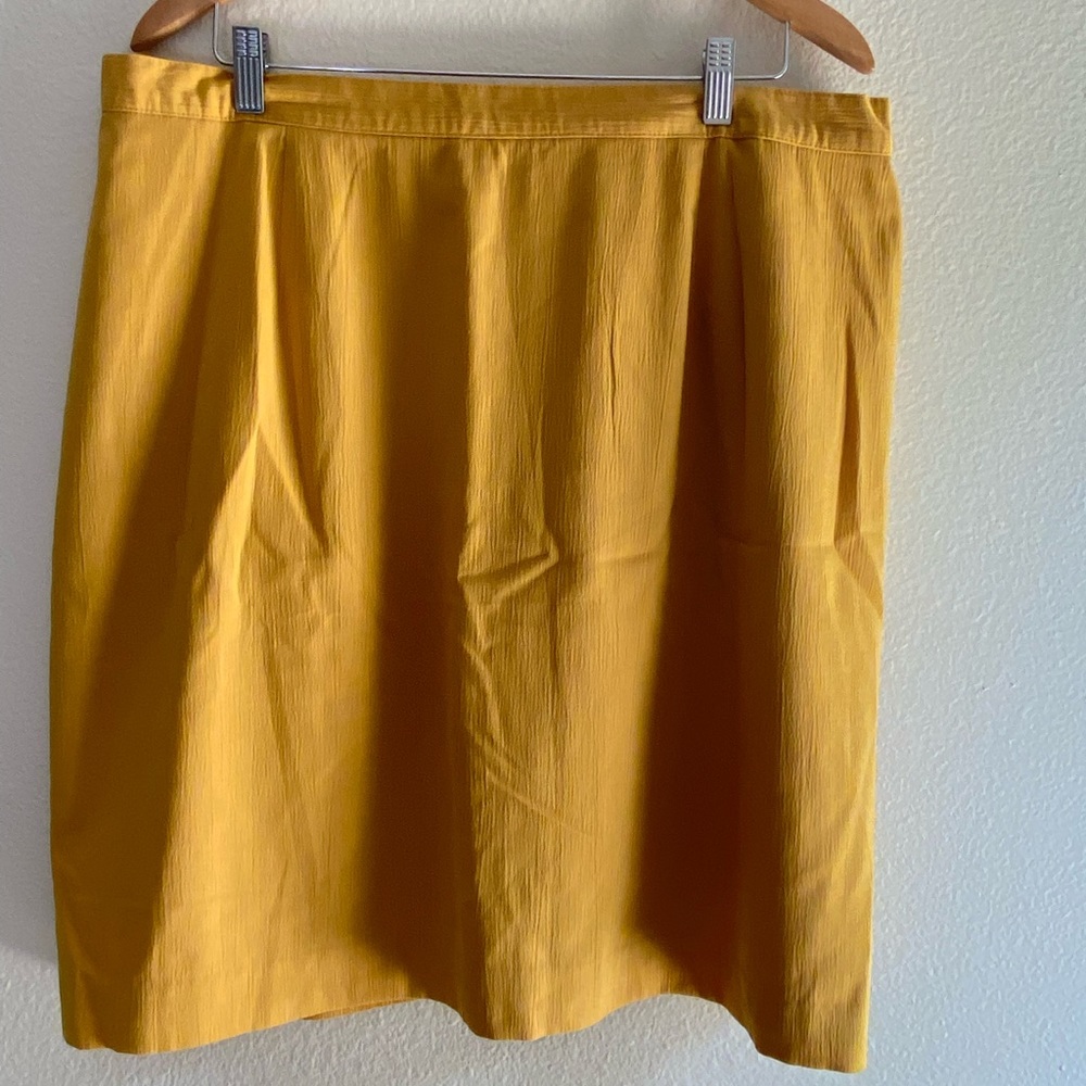 VINTAGE MUSTARD YELLOW WORK SKIRT SIZE 37” Waist